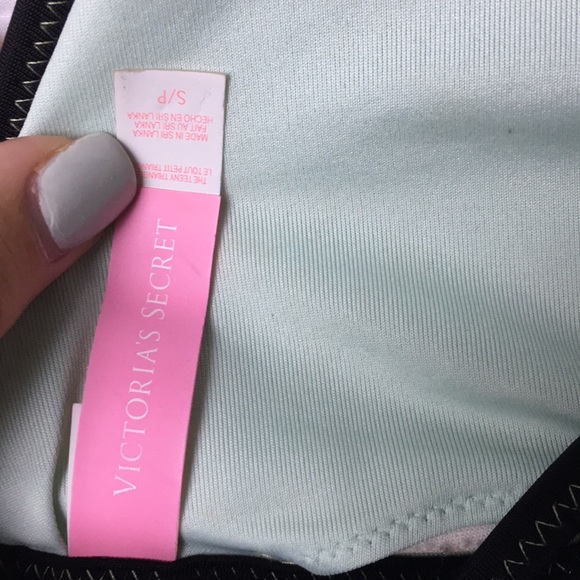 swimsuit top - Picture 3 of 3